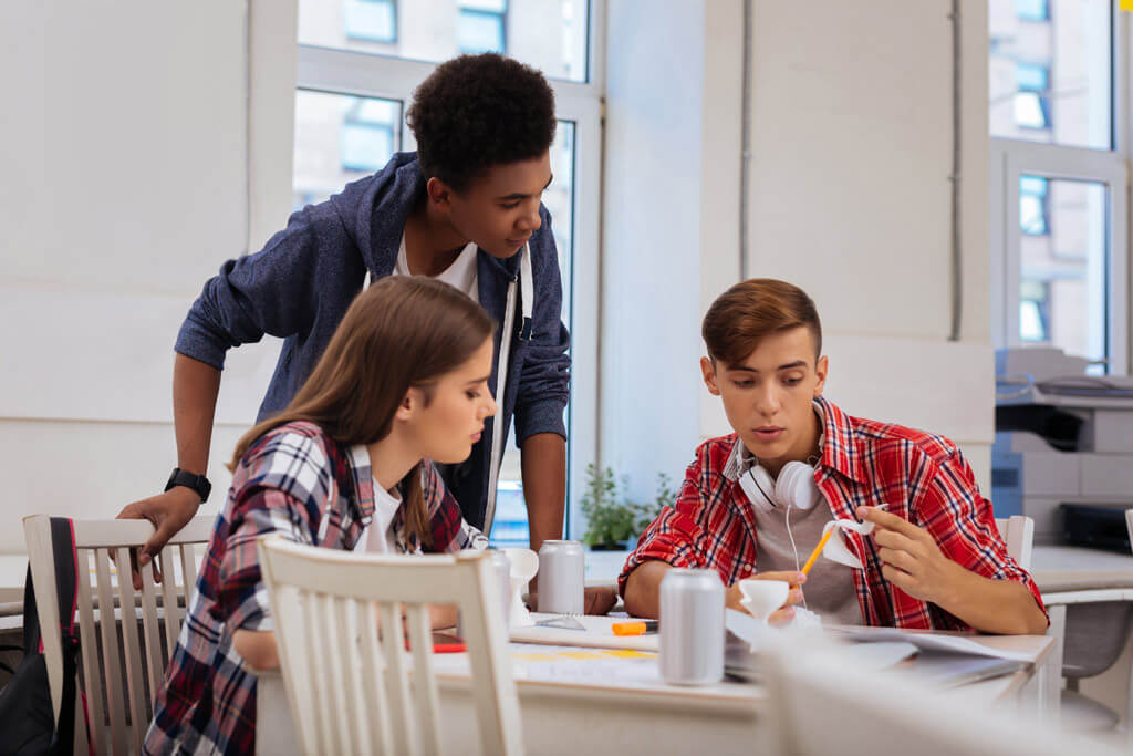 Think Like an Engineer: An Activity for Teaching the Engineering Design Process to Students